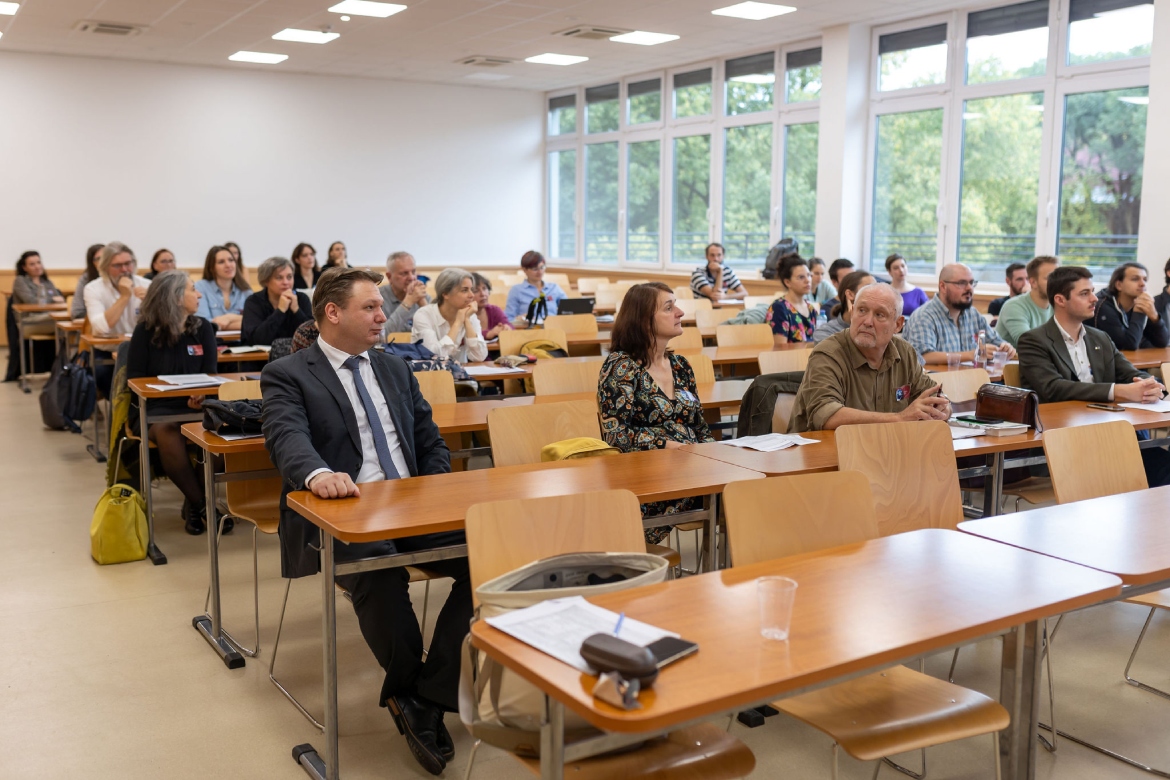 A krízis antropológiája: munkatársaink előadásai a Magyar Kulturális Antropológiai Társaság pécsi konferenciáján